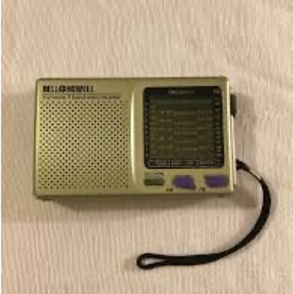Bell and Howell a.m. FM nine band radio vintage works great
